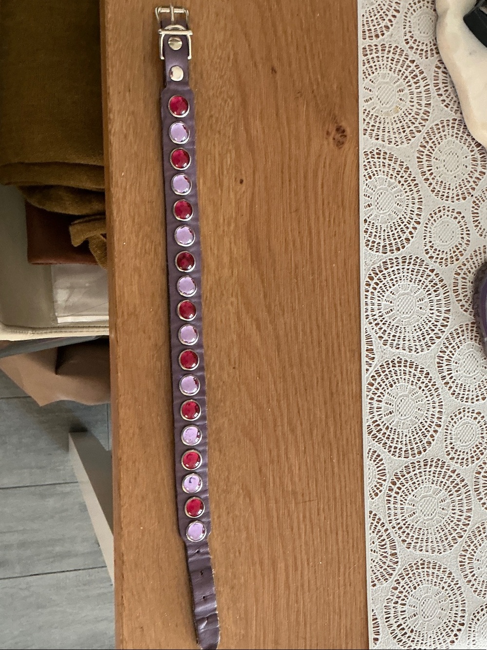 RN designs dog collar, EUC